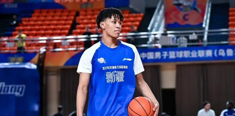 开云体育下载-格兰建队真有一套！四小将被挖掘各显神通，防守体系也搭建完毕